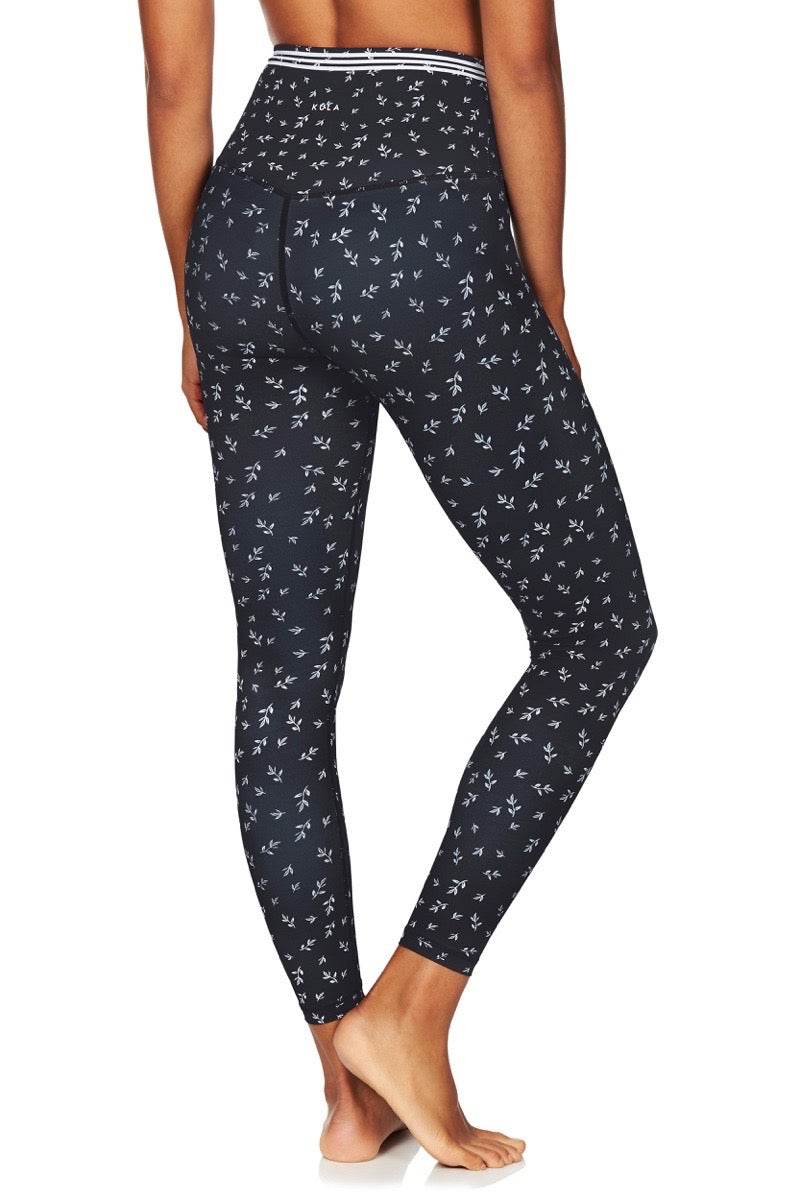 Om High Rise 7/8 Yoga Pants in Navy Floral